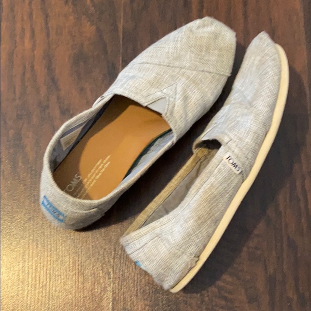 Gray Toms